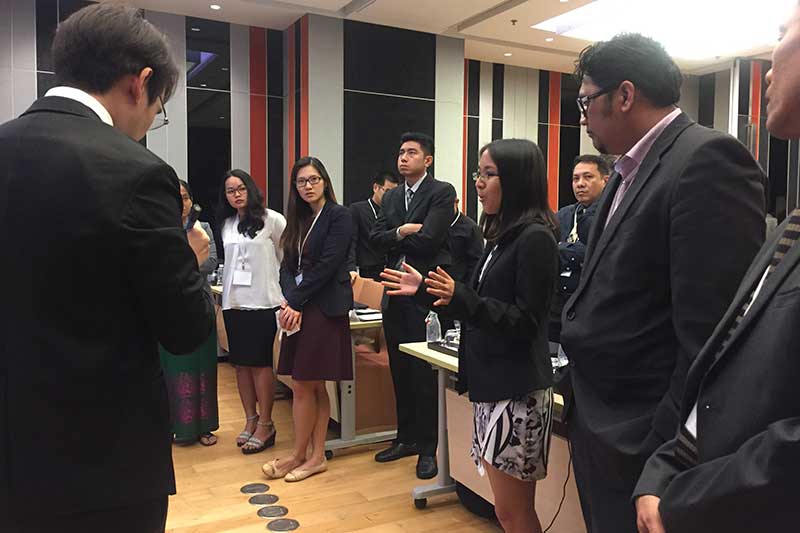 Forum participants discuss interagency cooperation on fuel economy.